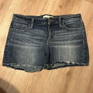 Dark denim Daytrip Virgo stretch jean shorts from Buckle